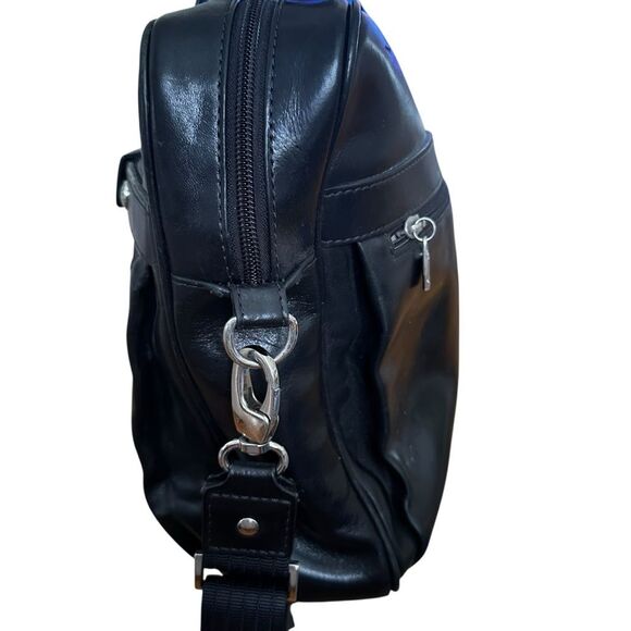 Bosca Old Leather Stringer Bag Black Leather - Picture 3 of 13